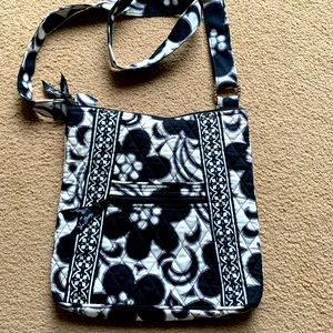 Vera bradley hipster. Black/white retired pattern NIGHT & DAY